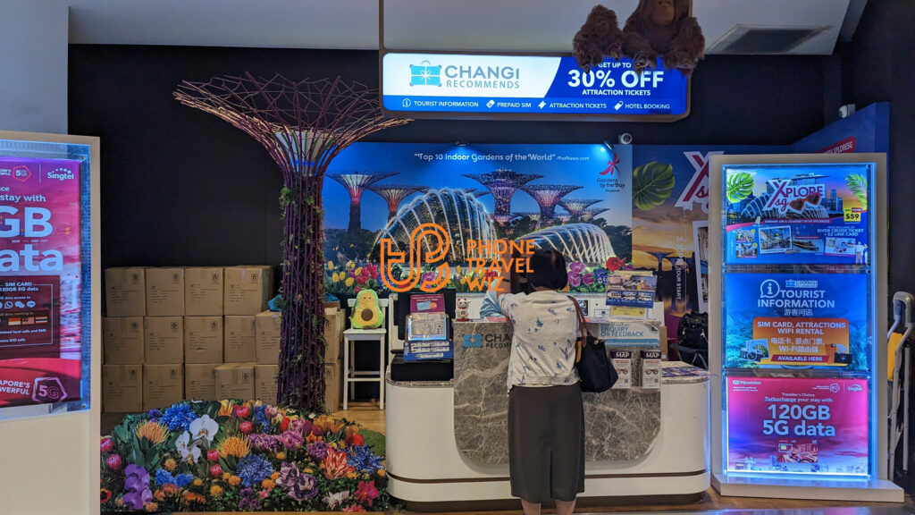 Singapore Changi Airport Changi Recommends Booth Selling Singtel Singapore Tourist SIM Cards